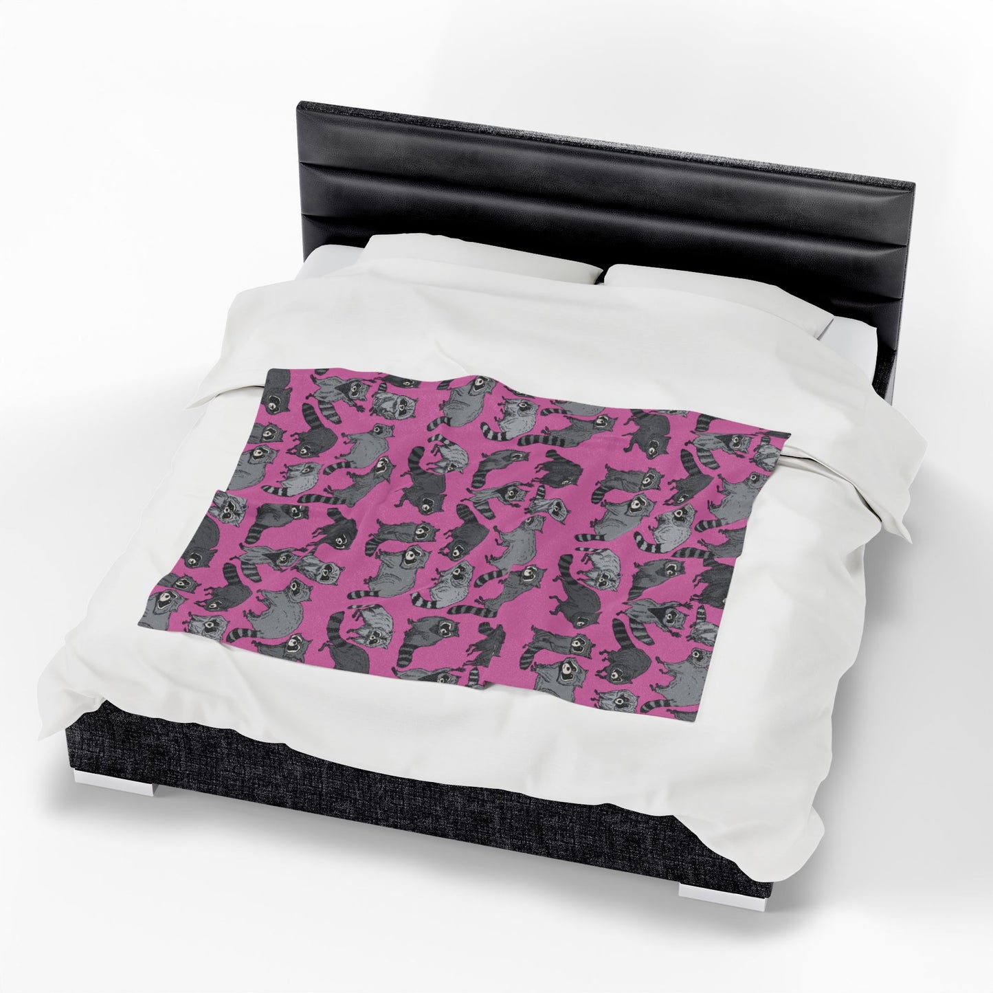 Raccoon Pattern Velveteen Plush Blanket — Cute Pink Cozy Throw for Animal Lovers