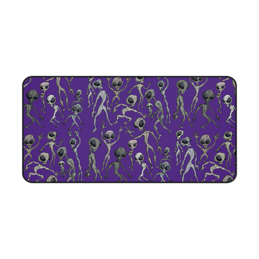 Alien Dance Party Desk Mat for Gamers, Cool Office Decor, Unique Gifts for UFO Enthusiasts, Quirky Work Accessories, Fun Alien Theme