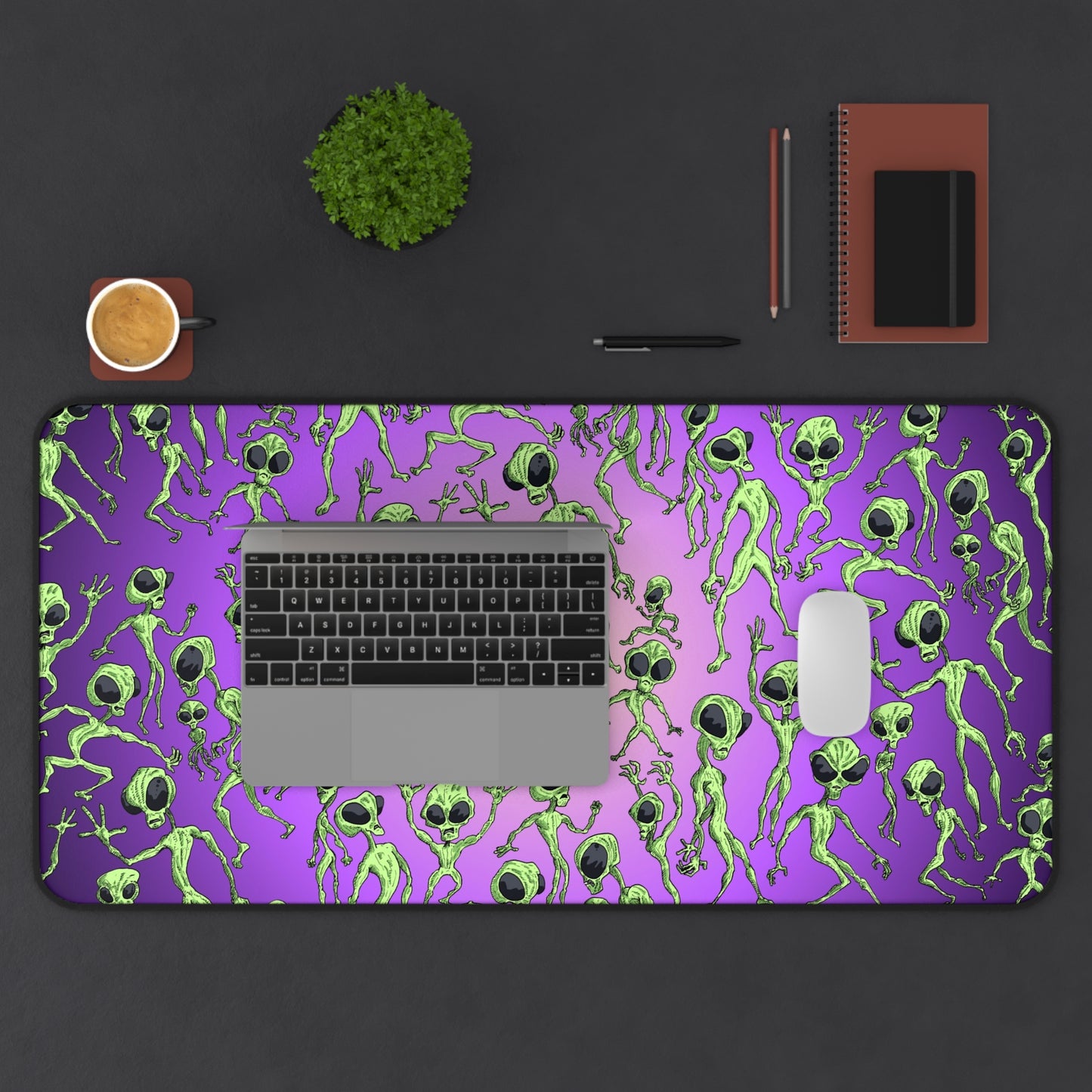 Alien Dance Party Pattern Desk Mat — Neon Green UFO Alien Mouse Pad
