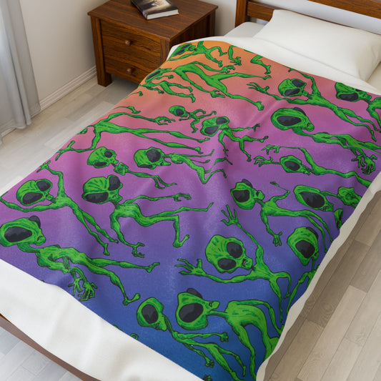 Alien Plush Blanket - Colorful Green Alien Pattern Velveteen Throw