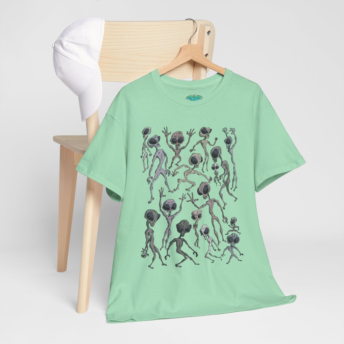 Funky Alien Dance Party Tee, Unisex Heavy Cotton Shirt, Fun Graphic Tee, Casual Wear for Parties, Unique Gift for Alien Lovers