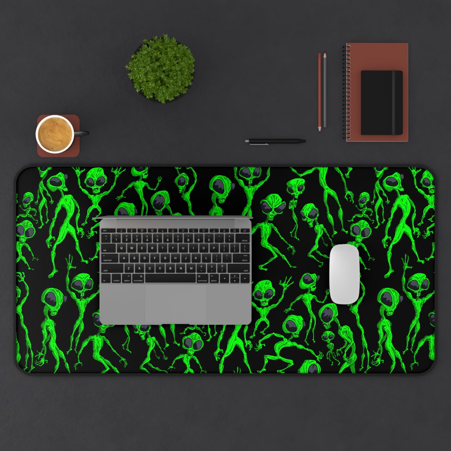 Alien Dance Party Pattern Desk Mat — Neon Green Space Creature Gaming Mouse Pad