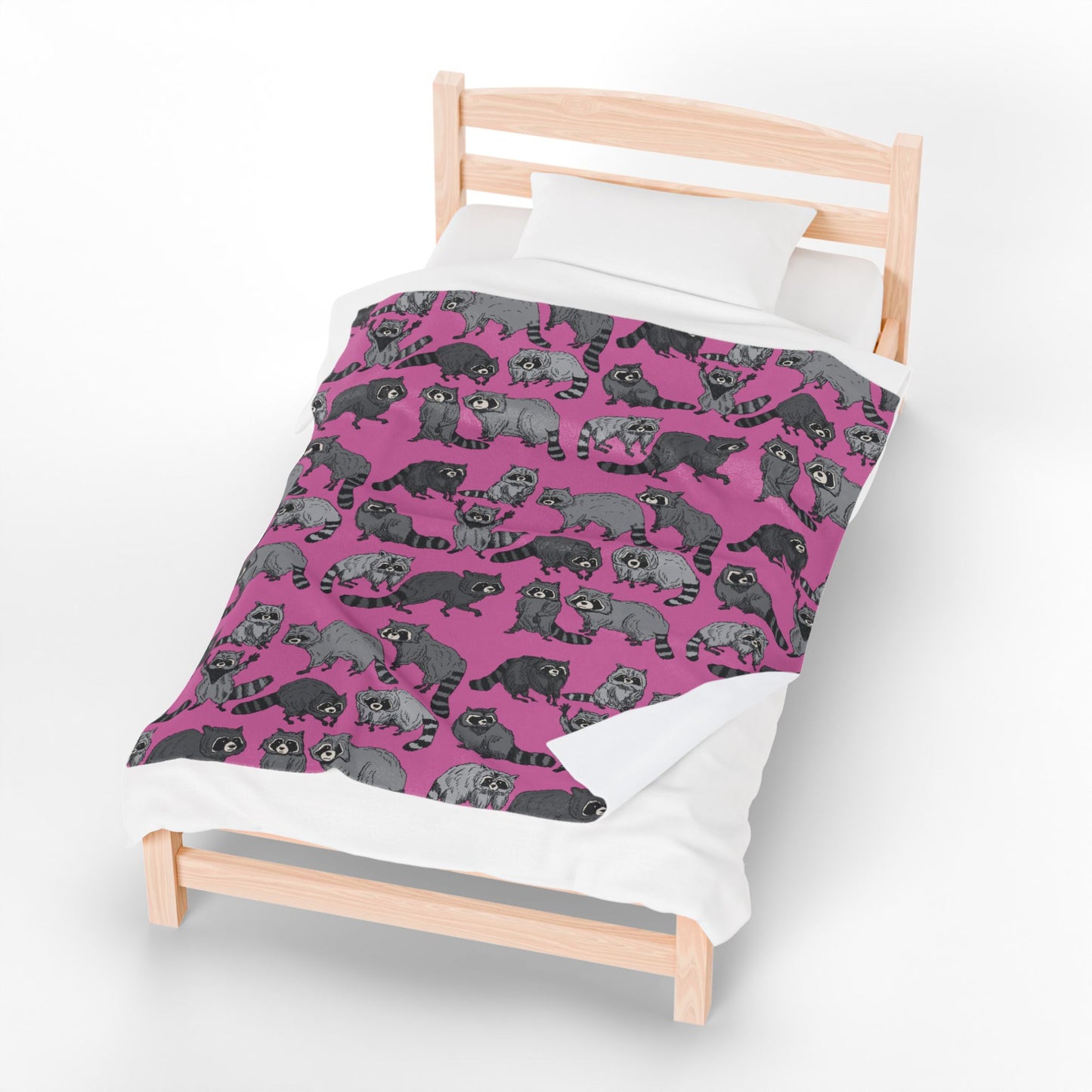 Raccoon Pattern Velveteen Plush Blanket — Cute Pink Cozy Throw for Animal Lovers