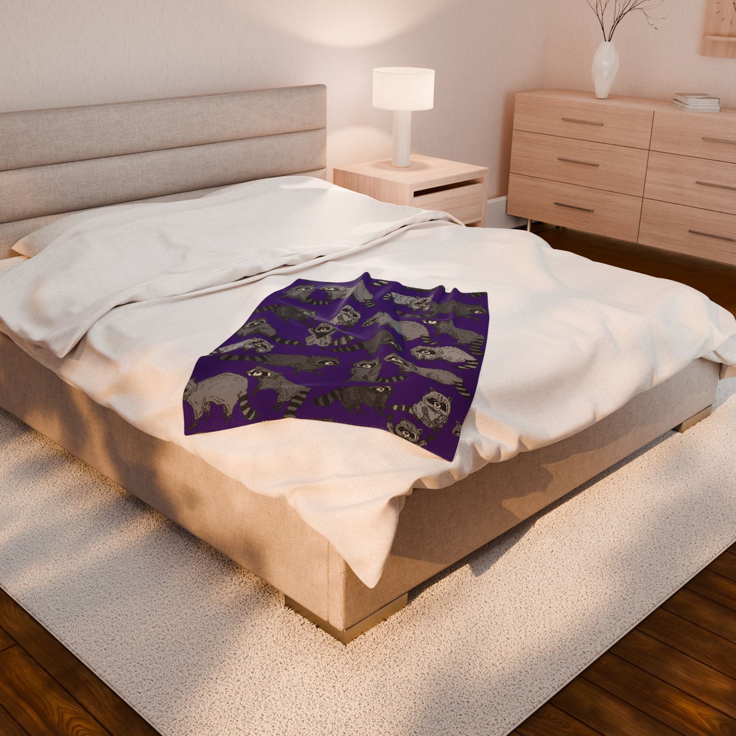 Raccoon Pattern Velveteen Plush Blanket — Soft Cozy Throw for Kids & Animal Lovers