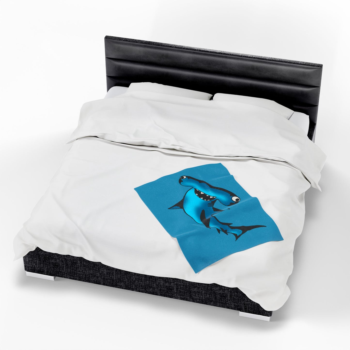 Shark Design Velveteen Plush Blanket – Cozy & Fun for Kids & Ocean Lovers