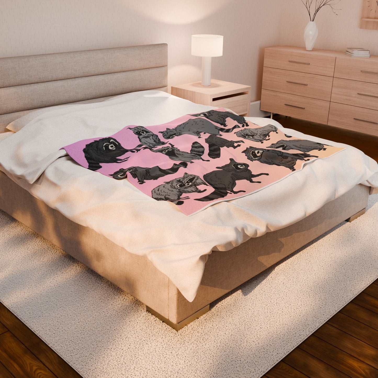 Raccoon Pattern Velveteen Plush Blanket — Soft Pink Ombre Cozy Throw for Animal Lovers