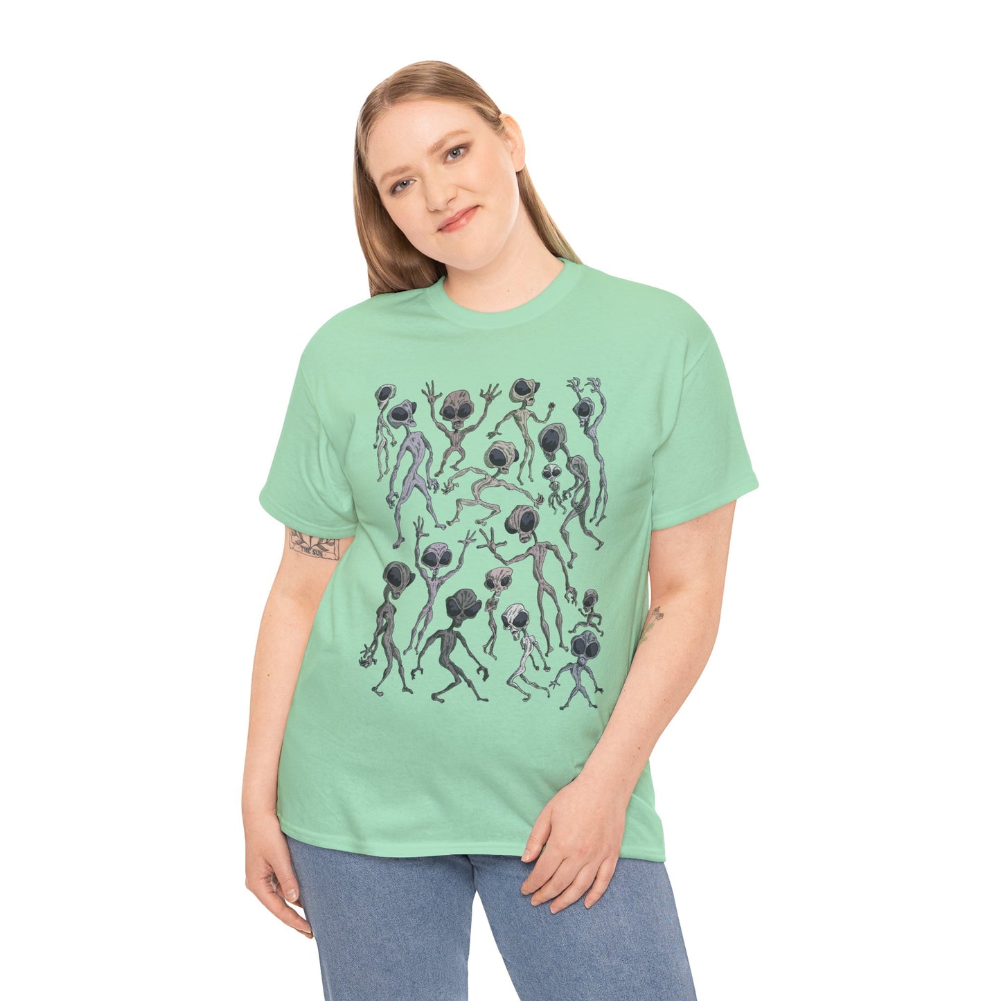 Funky Alien Dance Party Tee, Unisex Heavy Cotton Shirt, Fun Graphic Tee, Casual Wear for Parties, Unique Gift for Alien Lovers