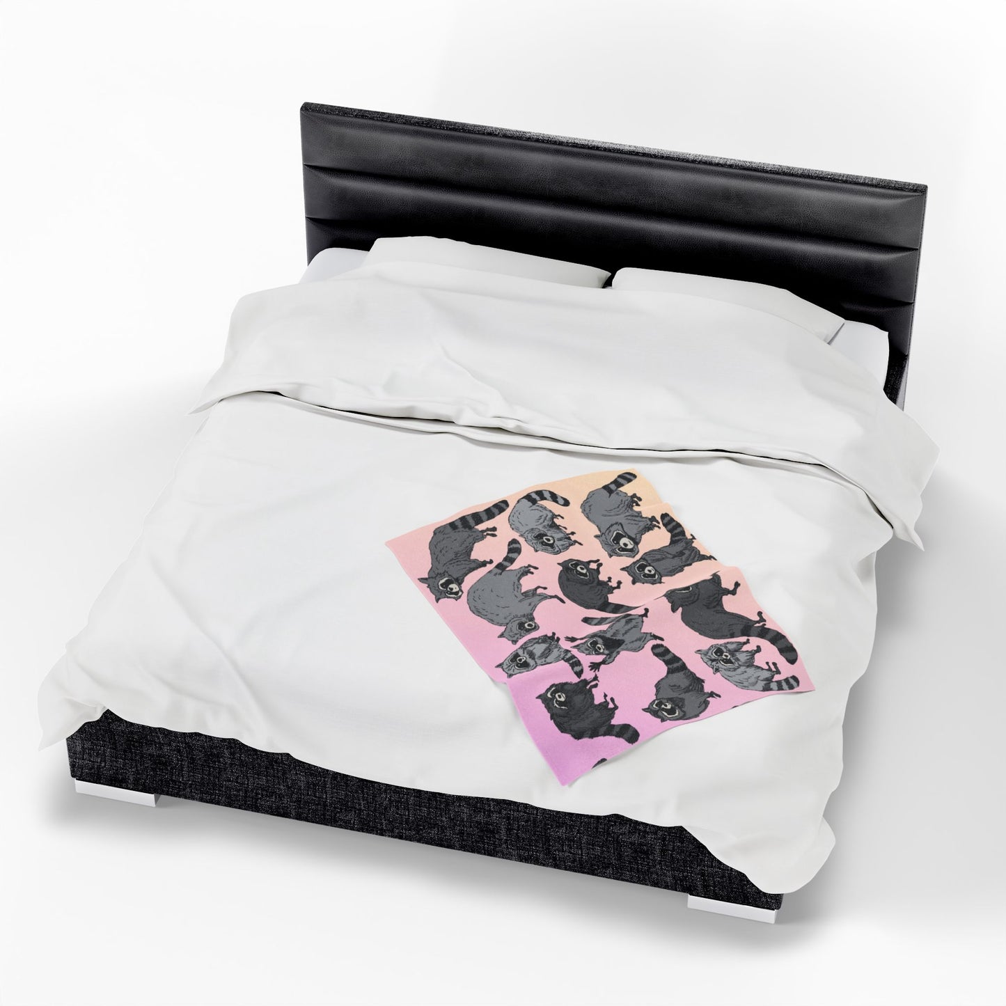 Raccoon Pattern Velveteen Plush Blanket — Soft Pink Ombre Cozy Throw for Animal Lovers