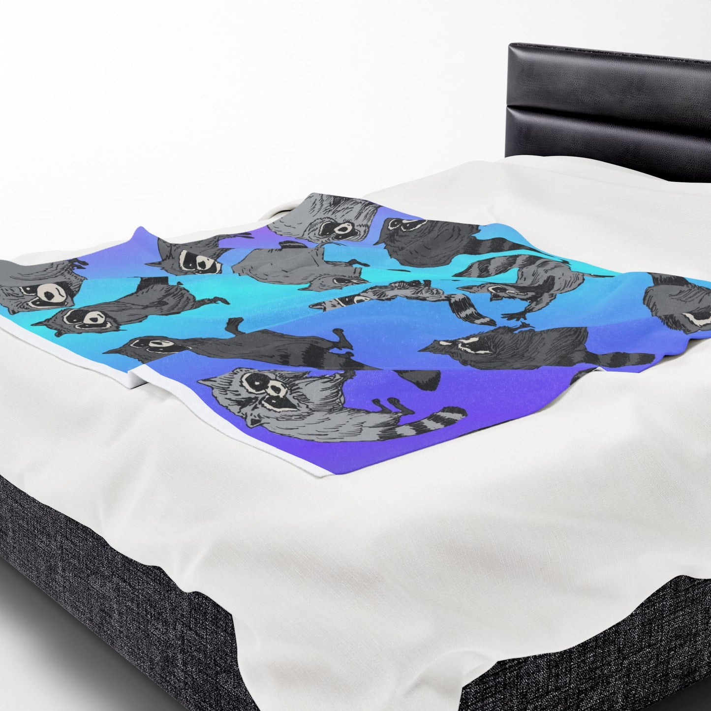 Raccoon Pattern Velveteen Plush Blanket — Cozy Blue Gradient Throw for Animal Lovers