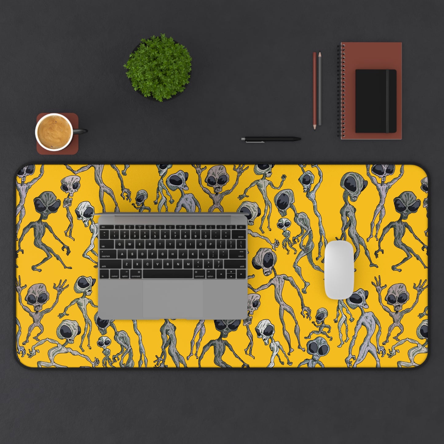 Alien Dance Party Desk Mat – Quirky Office Decor, Gift for Nerds, Gaming Mouse Pad, Fun Workspace Accessory, Cute Home Office Decor