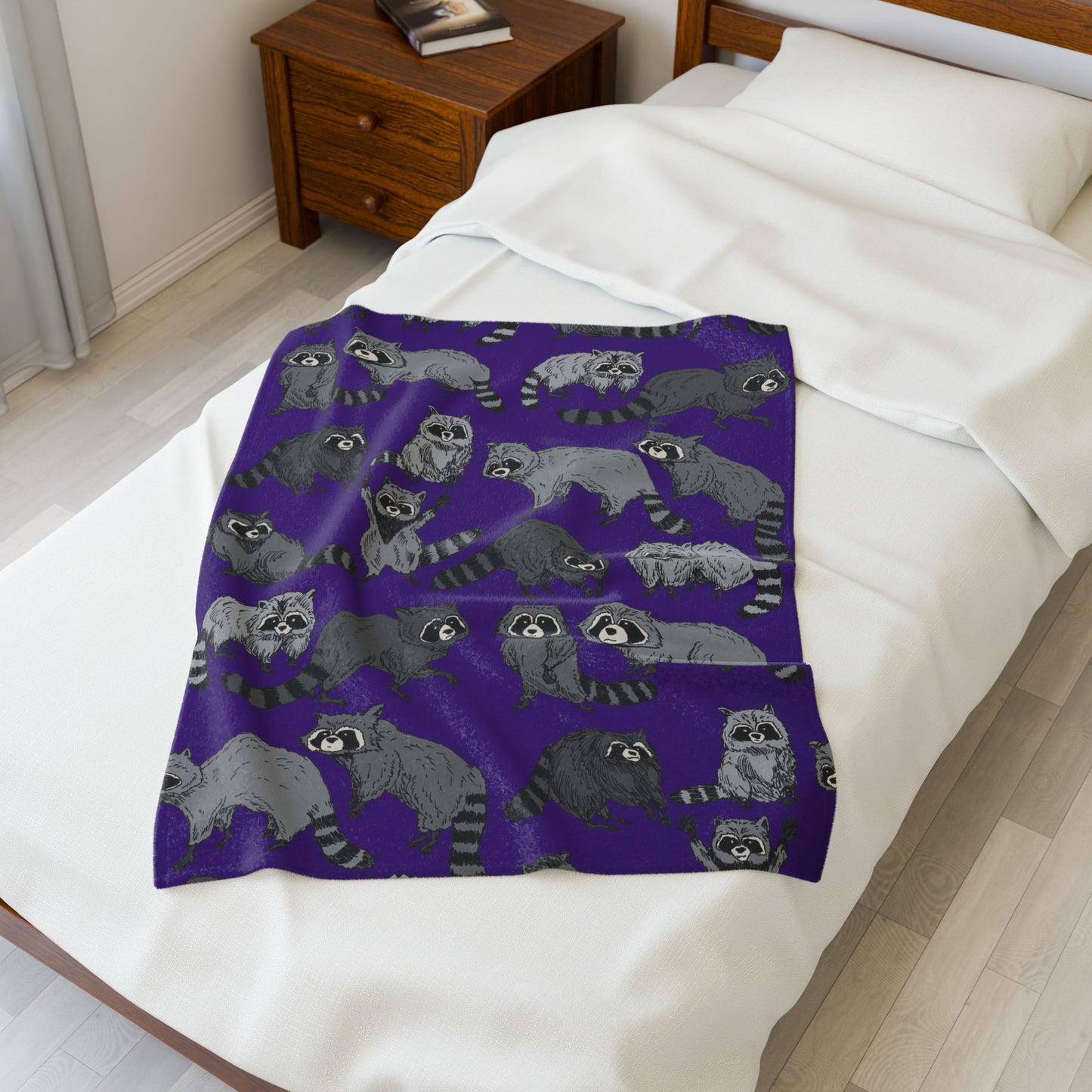 Raccoon Pattern Velveteen Plush Blanket — Soft Cozy Throw for Kids & Animal Lovers