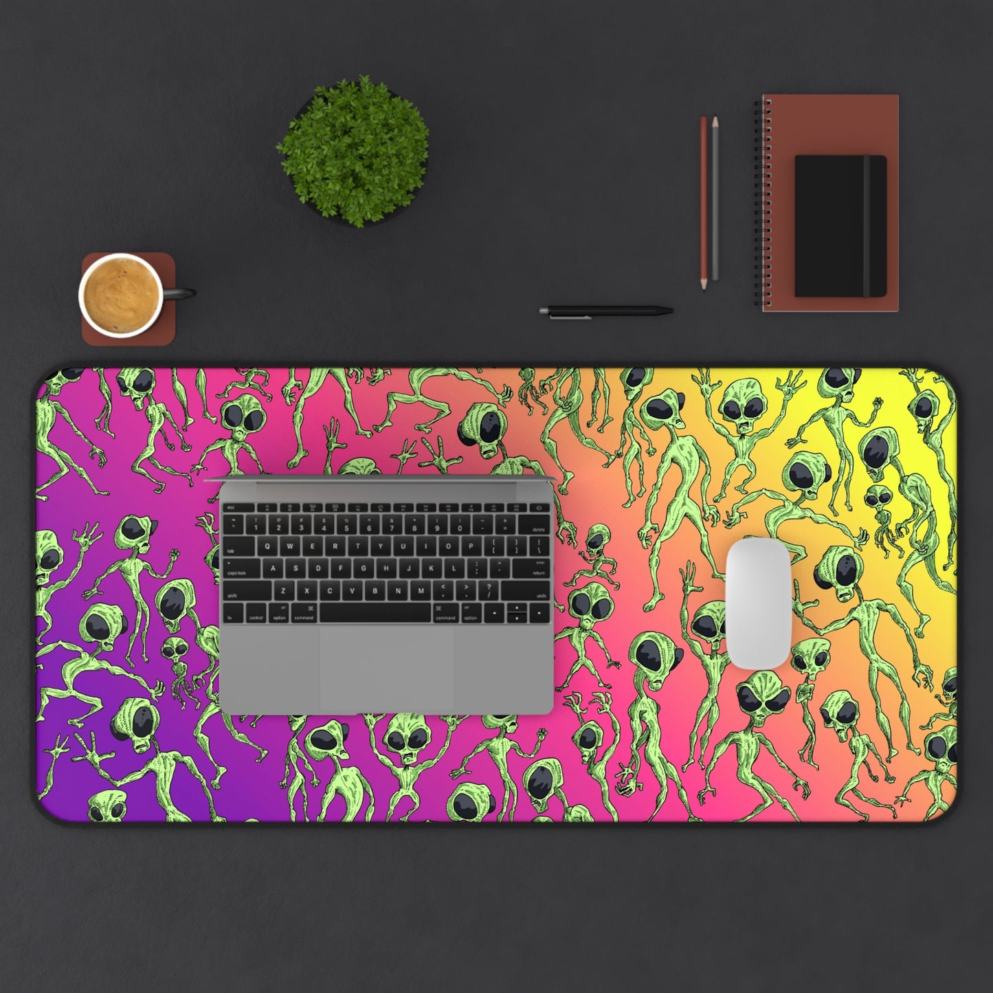 Alien Dance Party Purple Pink Yellow Gradient Desk Mat — Colorful Alien Pattern Mouse Pad