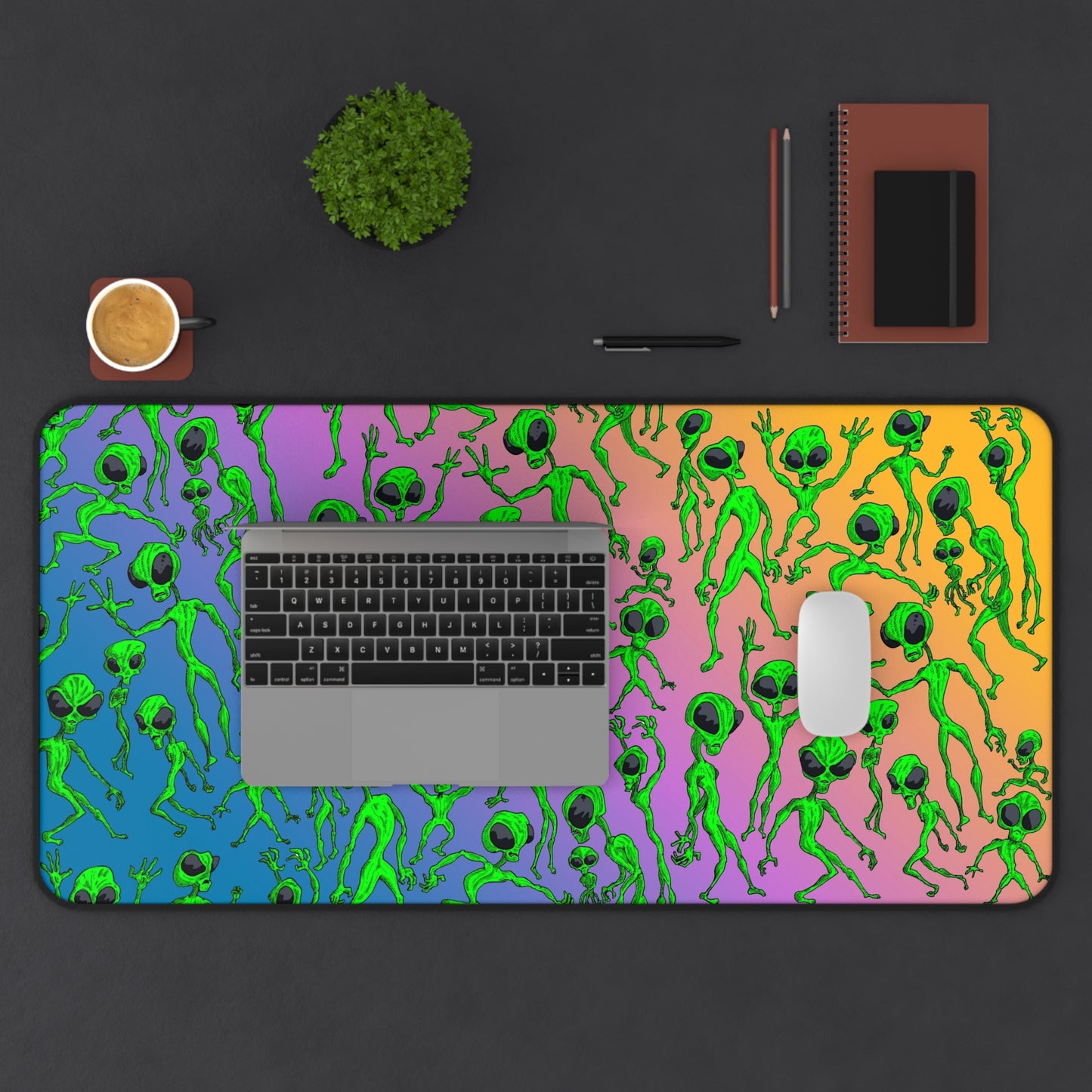 Alien Dance Party Gradient Desk Mat – Colorful Green Alien Pattern Gaming Mousepad