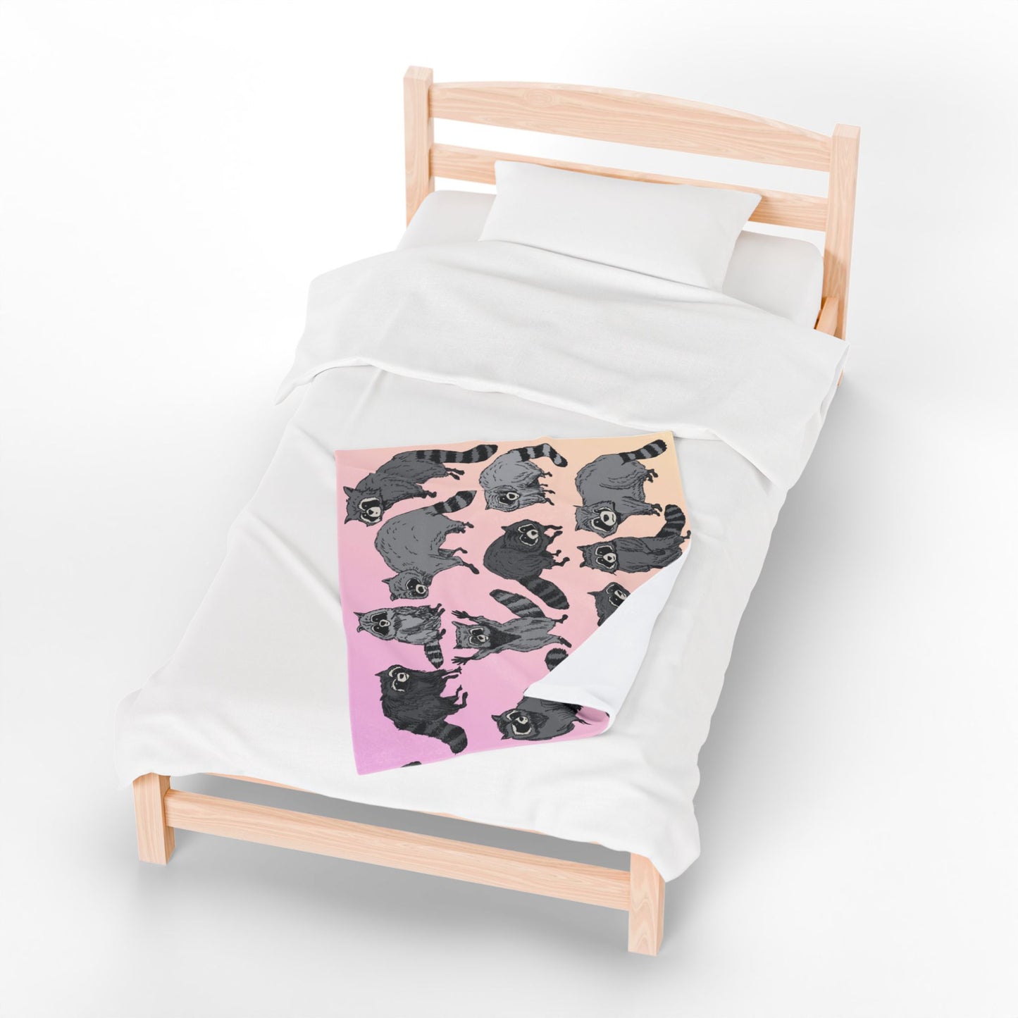 Raccoon Pattern Velveteen Plush Blanket — Soft Pink Ombre Cozy Throw for Animal Lovers