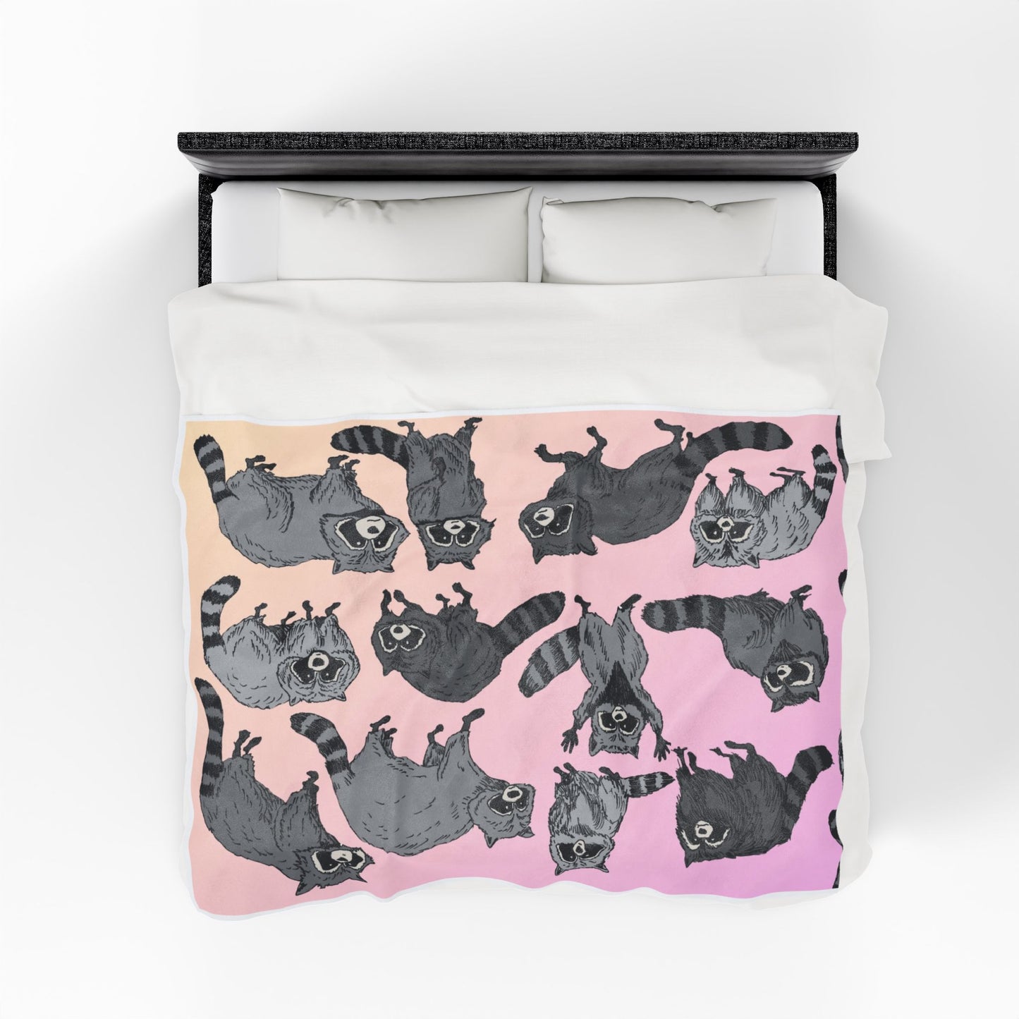 Raccoon Pattern Velveteen Plush Blanket — Soft Pink Ombre Cozy Throw for Animal Lovers